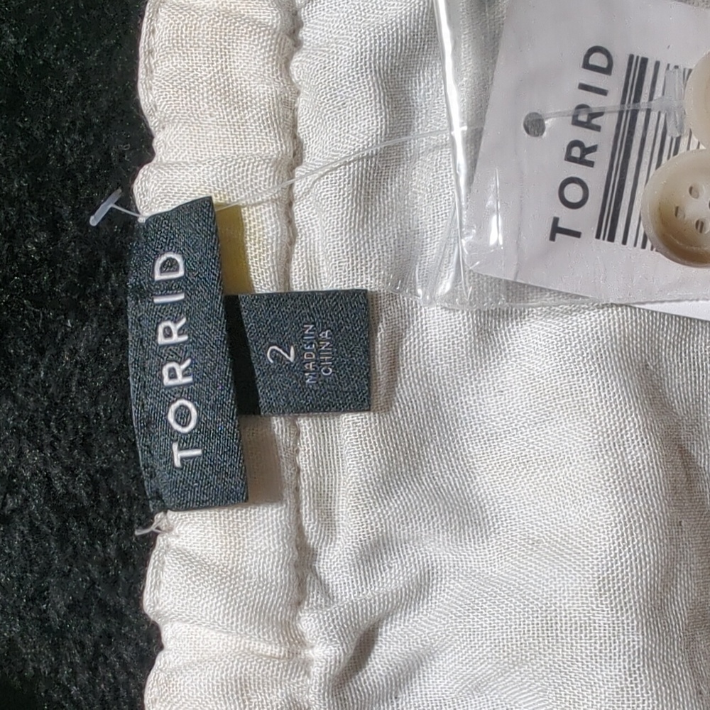 Torrid Double Gauze Ruffle Button Front Tank Top - Picture 4 of 8